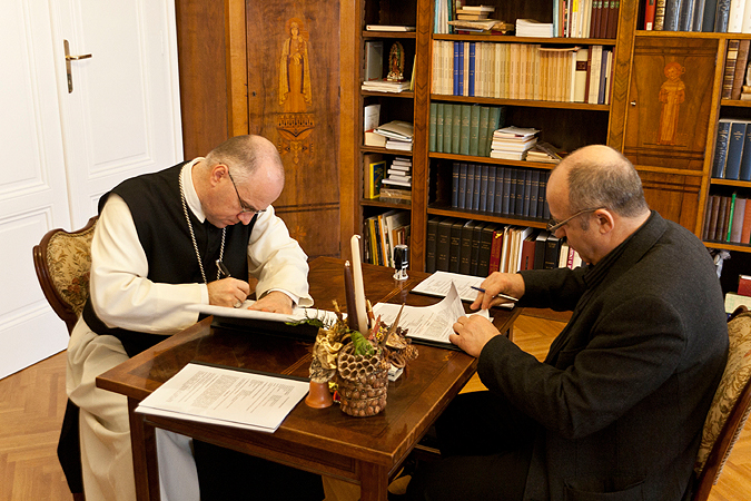 2011. december 29-én ünnepélyes keretek között aláírásra került a generálkivitelezői szerződés.